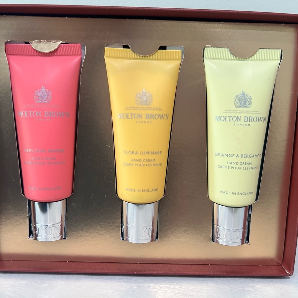 Molton Brown Floral & Spicy Hand Care Set in Red